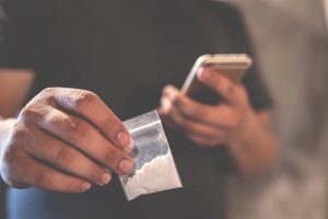 نشانه های مصرف کوکائین چیست؟